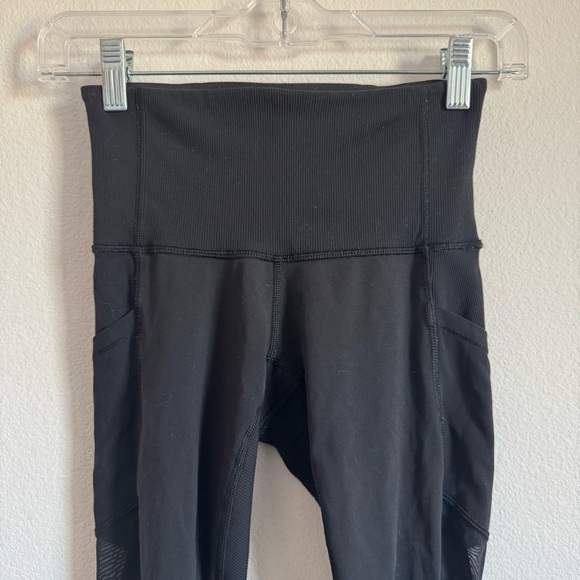 Lululemon Seek The Heat Crop in Black Size: 2 - Picture 6 of 13